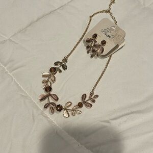 Necklace and earring set